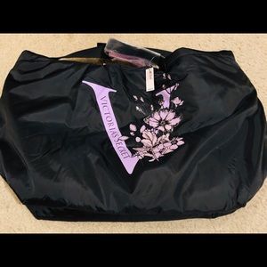 NEW WITH TAGS VICTORIA SECRET TOTE BAG!